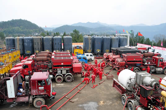 元壩11井大型酸化施工現(xiàn)場