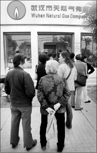 油價(jià)才調(diào)起價(jià)又漲 油價(jià)才調(diào)起價(jià)又漲