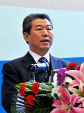 發(fā)言題目：轉(zhuǎn)變發(fā)展方式，加快產(chǎn)業(yè)升級